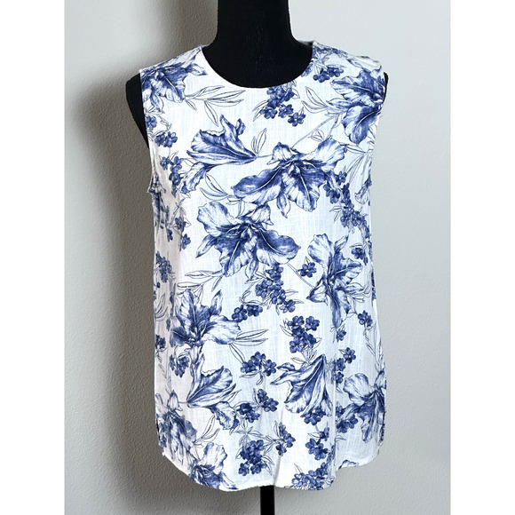 Philosophy Tops - Philosophy Women's Blue & White Floral Button Down Back Top Size (S)